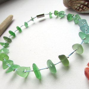 Bracelet bleu vert de verre de mer, bracelet de fille, bracelet de sirène, bracelet de plage, bijoux en verre de mer normal, art véritable de verre de mer