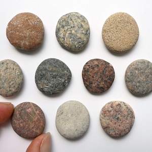 10 Pebble Magnets, Stone Note Magnets, Creative Memo Magnets, Natural Beach Pebble Art Fridge Note Magnet Set, Coastal Memo Board Organising