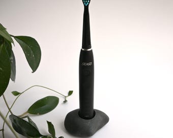 Soporte de piedra para cepillos de dientes, soporte para cepillo de dientes eléctrico, decoración de baño con temática costera, almacenamiento de baño con piedras, arte con guijarros de playa, baño de diseño