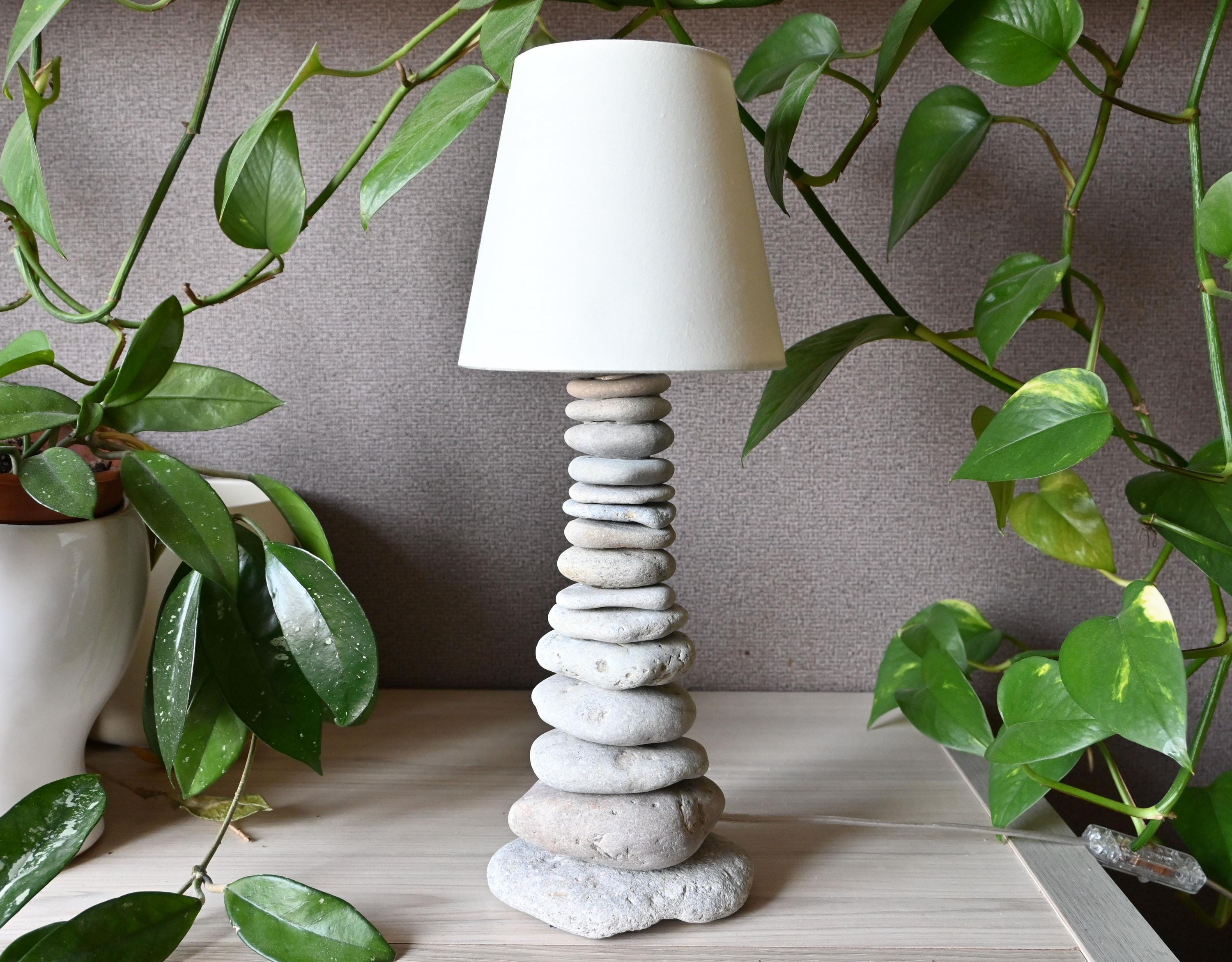 Leola - Lampe de table, forme diabolo