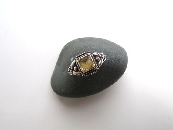 Stone Ring Holder Coastal Ring Display Jewelry Organisation