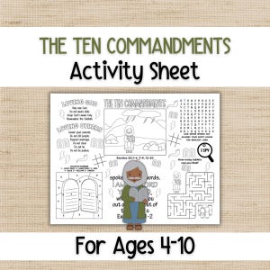 Peut inclure: Une fiche d'activités en noir et blanc intitulée The Ten Commandments Activity Sheet for Ages 4-10. Elle présente une illustration centrale d'une personne tenant des tablettes de pierre, un mot mêlé, un labyrinthe, un coloriage numéroté et du texte.