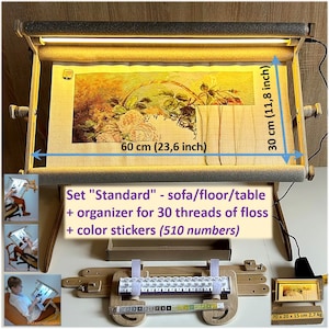 Puede incluir: Un marco de punto de cruz de madera con una luz, un organizador de hilos y pegatinas de colores. El marco mide 60 cm de ancho y 30 cm de alto. El conjunto incluye un organizador para 30 hilos de hilo dental y 510 pegatinas de colores.