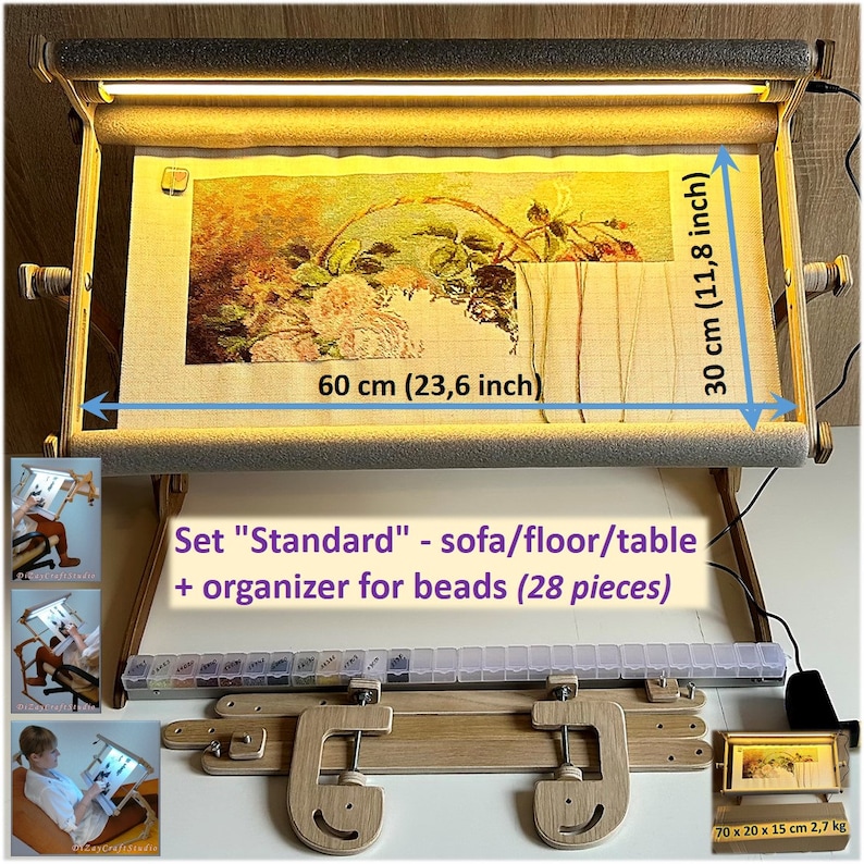 Puede incluir: Un marco de punto de cruz de madera con una luz y un organizador de cuentas. El marco mide 60 cm de ancho y 30 cm de alto. El conjunto se llama "Standard" y es para usar en un sof&aacute;, suelo o mesa. Incluye 28 piezas de organizador de cuentas.