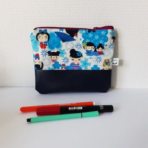 Trousse plate bleu poupées japonaises kokeshi trousse école enfant