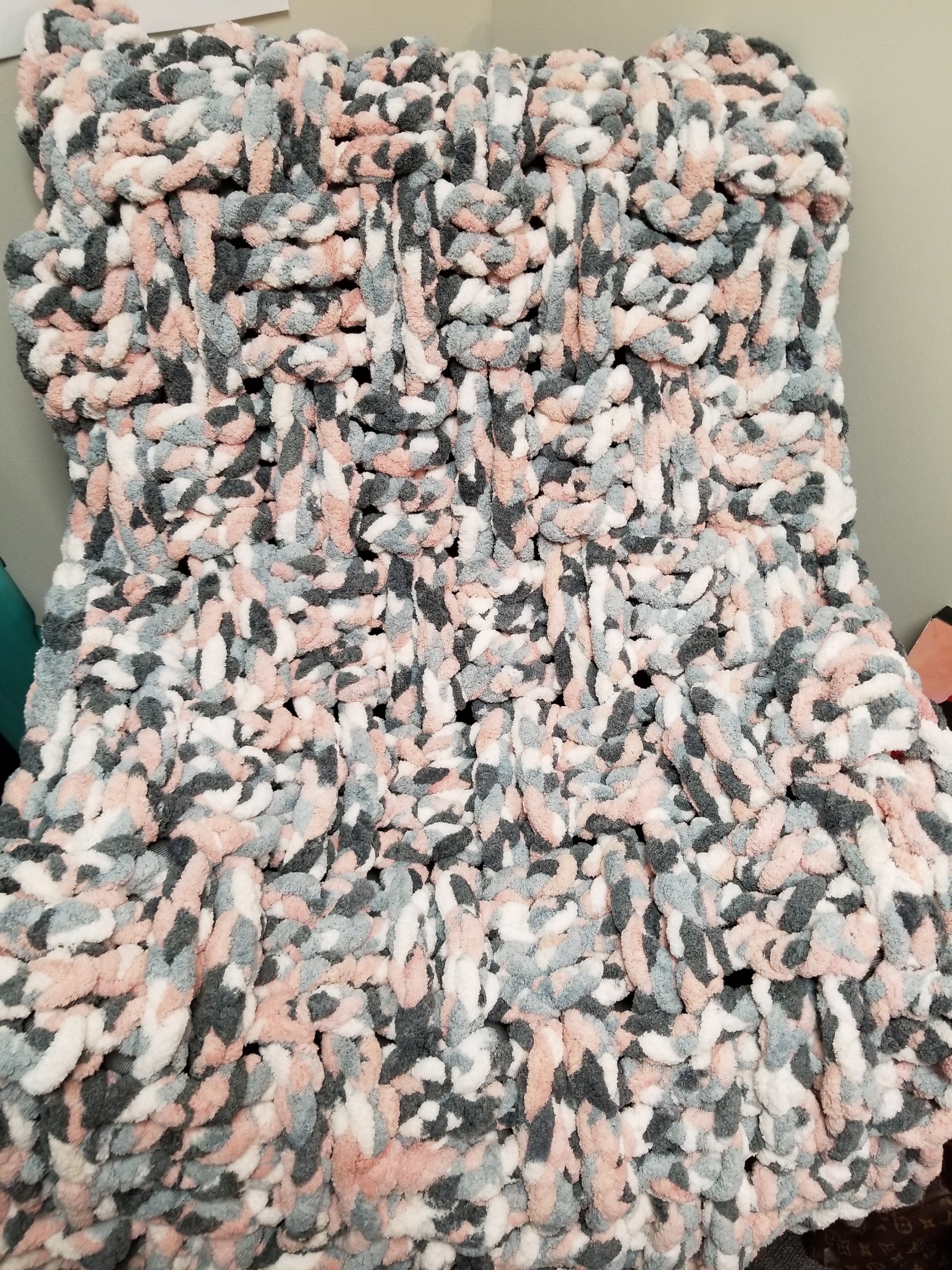 Bernat blanket big yarn mottled taupe sale