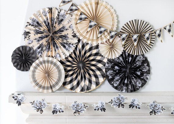 Black and white paper plates clearance