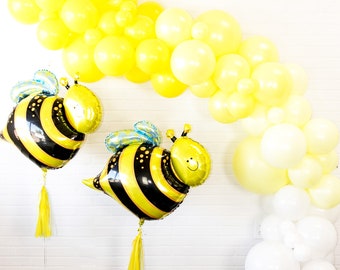 Bee Balloon Garland | Yellow Ombre  Balloon Garland Kit | Honey Bee Party Decor |  Bee Themed Baby Shower| Balloon Arch | Bee First Birthday