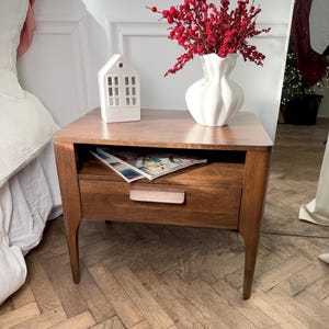 Bedside Tables With Drawer Solid Wood Minimalist Nightstand for Bedroom Gift for Housewarming Handmade Walnut End Table Walnut Nightstand