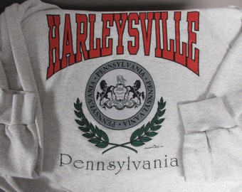 Vintage Crewneck HARLEYSVILLE Pensilvania 1992 Sudadera gris claro Retro Pennsy PA Grande