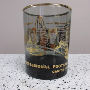 Retro 1980&#39;s Professional Football Hall of Fame Canton, Ohio Bourbon Whiskey Glass Vintage Tumbler