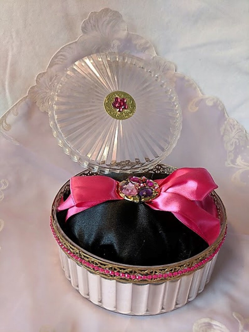 Vintage Chantilly Powder Trinket Box with Powder Puff Etsy