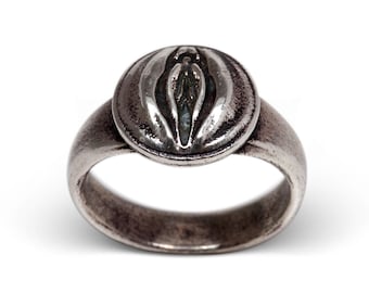 VULVA RING- Sterling Silver Statement Ring- Erotic Ring- VvILK