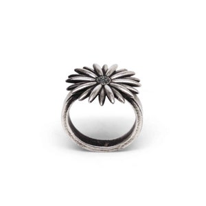 FLOWER RING- Daisy Ring- Sterling Silver- VvILK