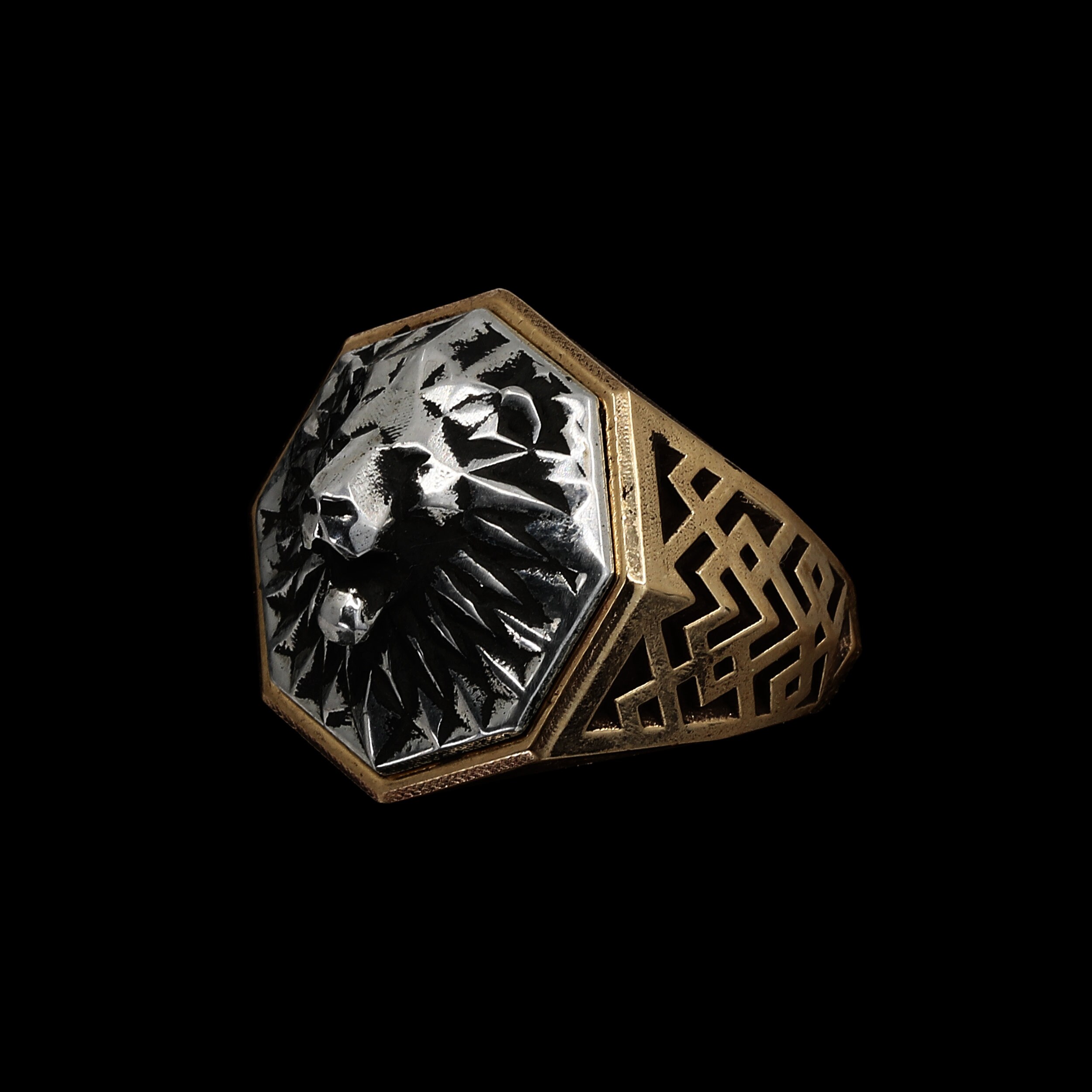 Signet Ring, Personalized Ring, Family Crest, Coat of Arms Ring, Heraldic Ring, Custom Mens and Womens Signet Ring