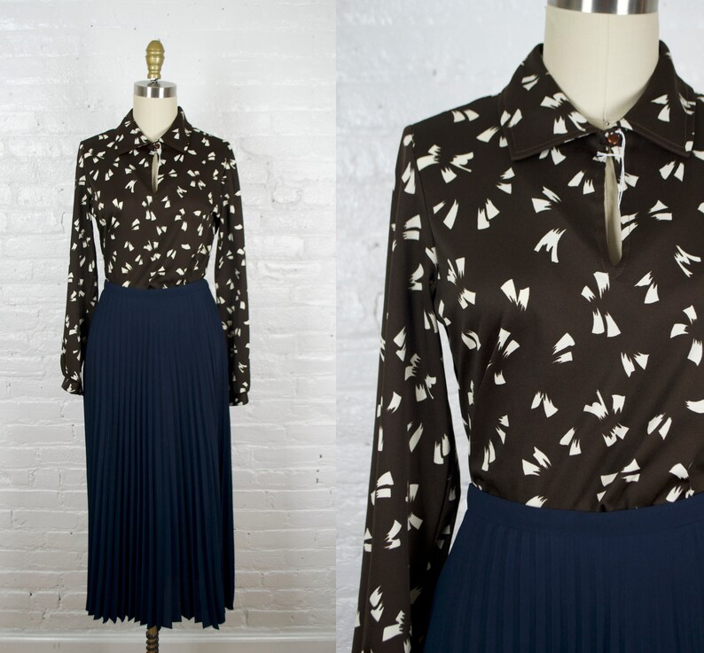 1970s v neck collared blouse vintage 70s brown printed long sleeve shirt medium