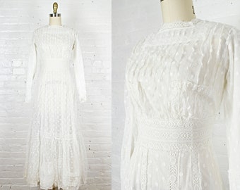 1900s Edwardian white lace cotton lawn tea dress . Vitorian wedding dress . xsmall