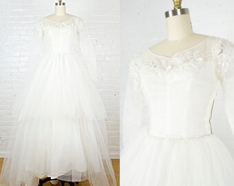 Jana 1950s tulle and lace wedding gown . 50s long sleeve ball gown with train . xsmall