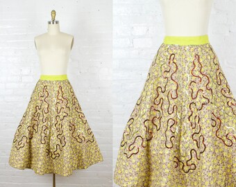 Vintage 50s quilted circle skirt . 1950s floral pin up skirt . small