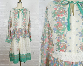 1970s shirtdress . vintage 70s floral print pleated day dress . medium large