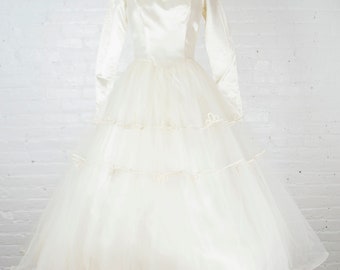 Carol 1950s wedding gown . 50s satin and tulle tea length wedding or prom dress . small