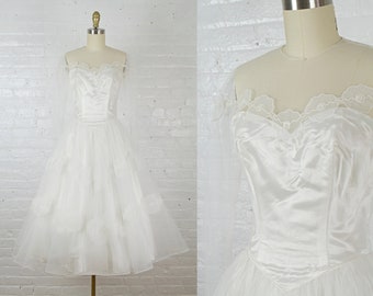 1950s lace and tulle white tea length wedding dress . vintage 50s wedding gown . xsmall