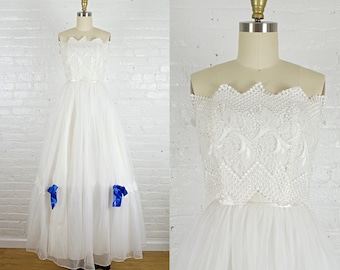 1950s strapless wedding gown . 50s white chiffon and lace prom or black tie dress . small