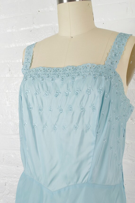 1950s nylon eyelet lace dress slip . vintage  pow… - image 9