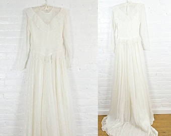 Vestido de noiva da década de 1930. vestido de noiva bordado simples vintage dos anos 30. xxpequeno. petite.