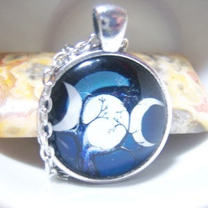 Goddess Pendant, Triple Moon Goddess Pendant, Triple Moon Goddess Necklace, Triple Moon Goddess Sign Jewelry, Magick Sign, Magic, Wiccan