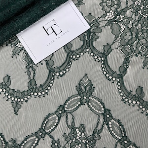 Tissu dentelle chantilly vert mousse par mètre, tissu dentelle France, dentelle pour robe de soirée LL49914