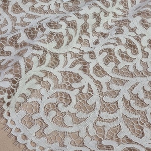 Tessuto in pizzo bianco sporco, pizzo Alençon, pizzo per abiti da sposa, pizzo bianco L66622