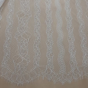 Tela de encaje de marfil, encaje Chantilly francés, encaje nupcial, encaje de boda, encaje blanco, encaje de velo, encaje floral festoneado Patio de lencería LL32002
