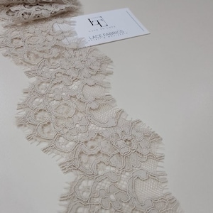Beige kant trim op maat gesneden, Spaanse kant trim, Alencon Lace, bruids trouwjurk trim witte kant geborduurde Mantilla Lace L11064
