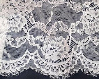 Tecido de renda branca vendido por metro, renda Chantilly francesa para véu de noiva, renda para lingerie com acabamento ondulado, LL66561