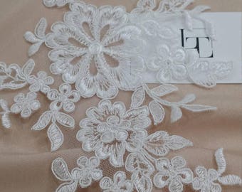 Ivory Lace applique, Ivory lace, French Chantilly lace applique, 3D lace, bridal applique, Applique M0049