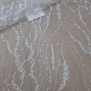 Tecido de renda marfim com bordado prateado, tecido de renda de rayon, material de renda de noiva de viscose, renda de véu branco, vendido por metro RK8002