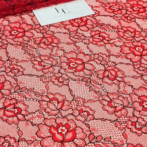 Rood met zwarte kantstof, Chantilly-kant, Frans kant, bruidskant, bruiloftkant, avondjurkkant, lingeriekant, J456611