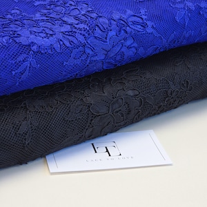 Tessuto in pizzo di tulle chantilly con cordoncino, pizzo francese per velo da sposa, pizzo floreale smerlato, pizzo blu e nero venduto tagliato su misura.