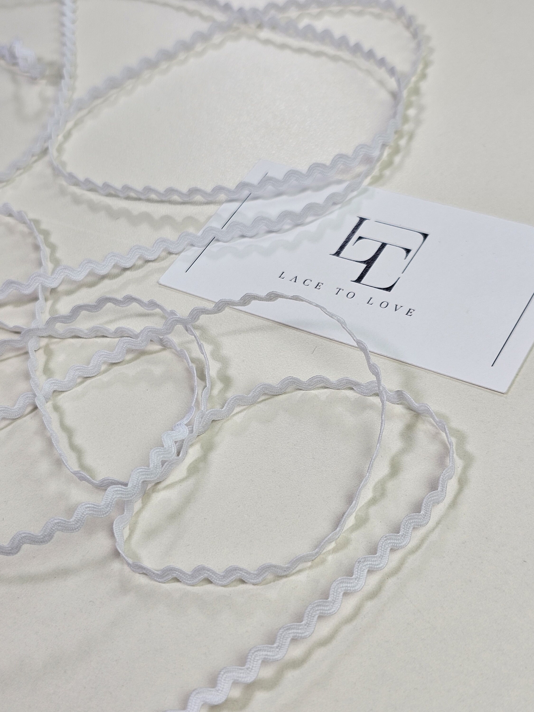 White Rick Rack Ribbon, 0.3 Cm/0.12 Inches Wide, Pure White Jumbo Ric ...