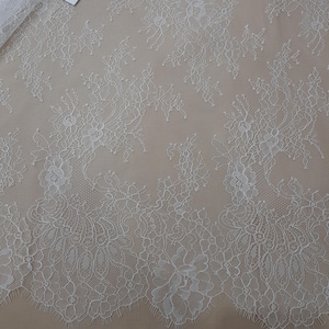 VENTA Tejido de encaje marfil, encaje Chantilly francés, encaje de novia, boda encantadora, encaje blanco, velo de encaje, encaje festoneado, lencería WD6002
