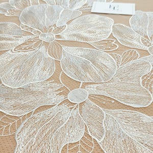 Tecido de renda marfim claro com bordado de flores grandes, renda francesa para noivas, renda para véu branco, bordado de tule ilusão invisível, WD6023