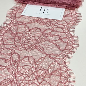 Pizzo per ciglia Chantilly francese viola, LL2591