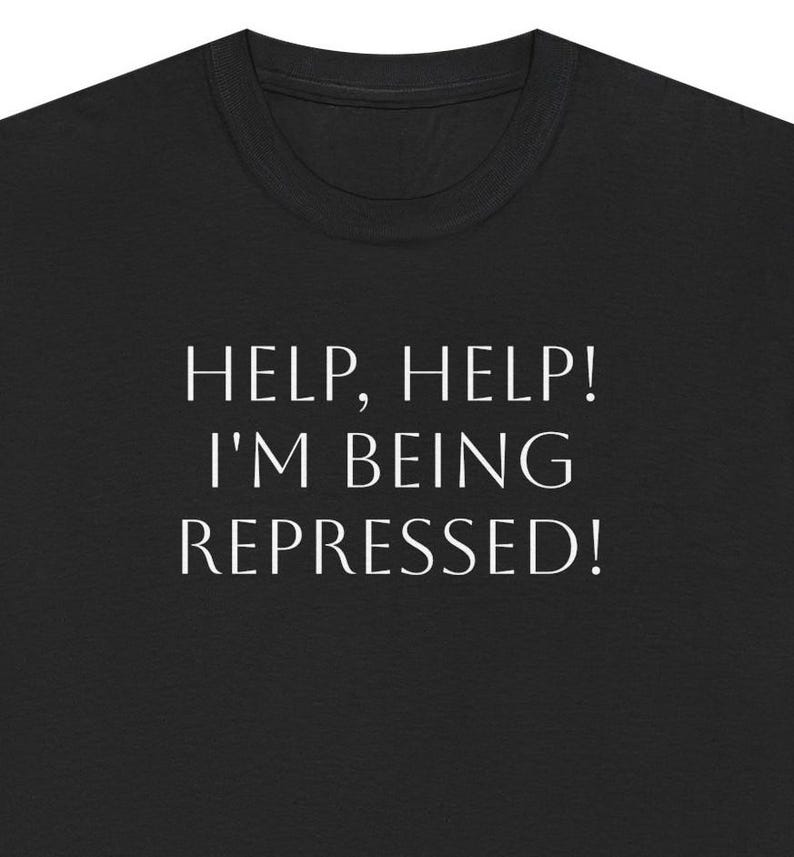 Pomocy, pomocy | Jestem represjonowany! | Inspirowane Pythonem | Zabawny cytat | Koszulka unisex z grubej bawełny zdjęcie 1