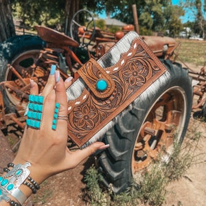 Haute Southern Hyde by Beth Marie “The Harper” Carteira de couro de vaca sintético turquesa
