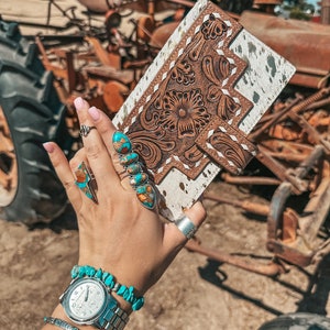 La billetera Lancaster con lámina de oro, una billetera exclusiva de Haute Southern Hyde by Beth Marie