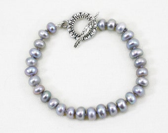 Gray Pearl Bracelet: Knotted Freshwater Pearls with Silver Toggle