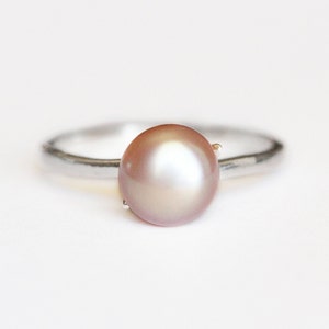 Pink Freshwater Pearl Ring, Sterling Silver Pearl Ring, Minimalist Pearl Ring, Pearl Solitaire Ring, Pearl Stacking Ring