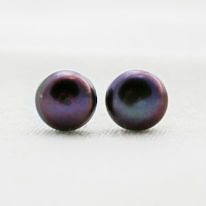 Black Pearl Studs, Black Freshwater Pearl Earrings, Black Pearl Post Earrings, Freshwater Pearl Studs, 14K Gold Black Pearl Earrings