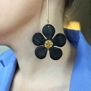 Black Flower Earrings – Polymer Clay Statement Earrings – Gold Accent Earrings – Handmade Floral Jewelry – Elegant Dangle Earrings